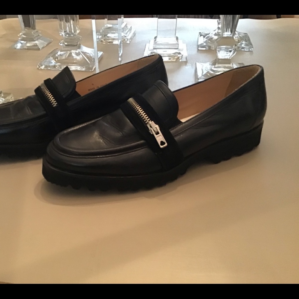 Women’s Black Leather Zipper-Trim Loafers - Picture 4 of 9